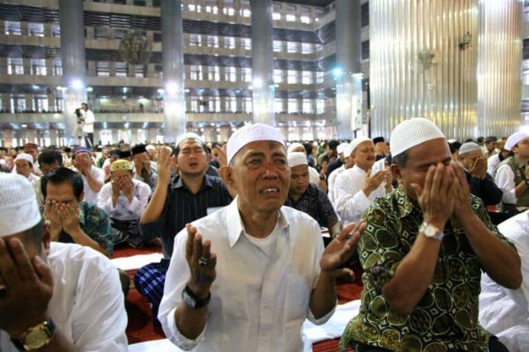 plac dzamija indonezija main mirnes kovac