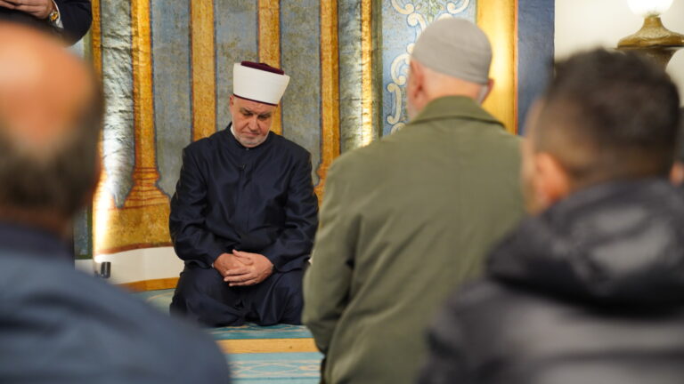 reisul-ulema-husein-ef.-kavazovi-d-uma-namaz-careva-d-amija-u-sarajevu-30.-oktobar-2026.-godine-3-
